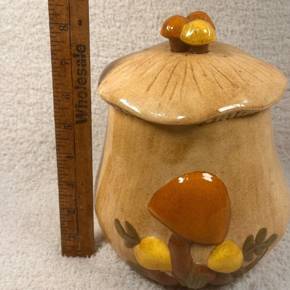 Vintage 1981 Arnels‎ Orange White Ceramic Mushroom Cookie Canister 9.5